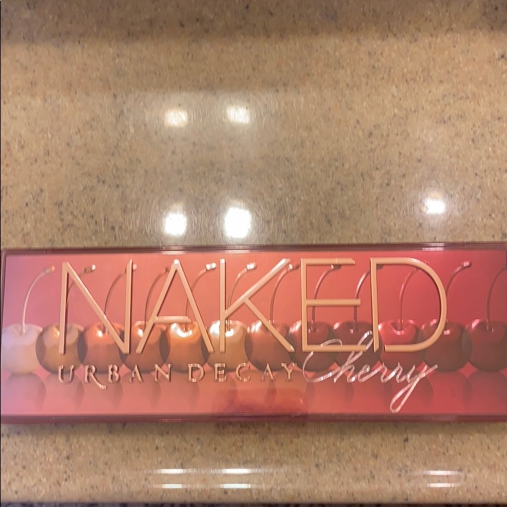 Urban decay Cherry pallet